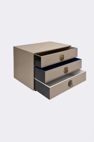 Chest of Drawers M